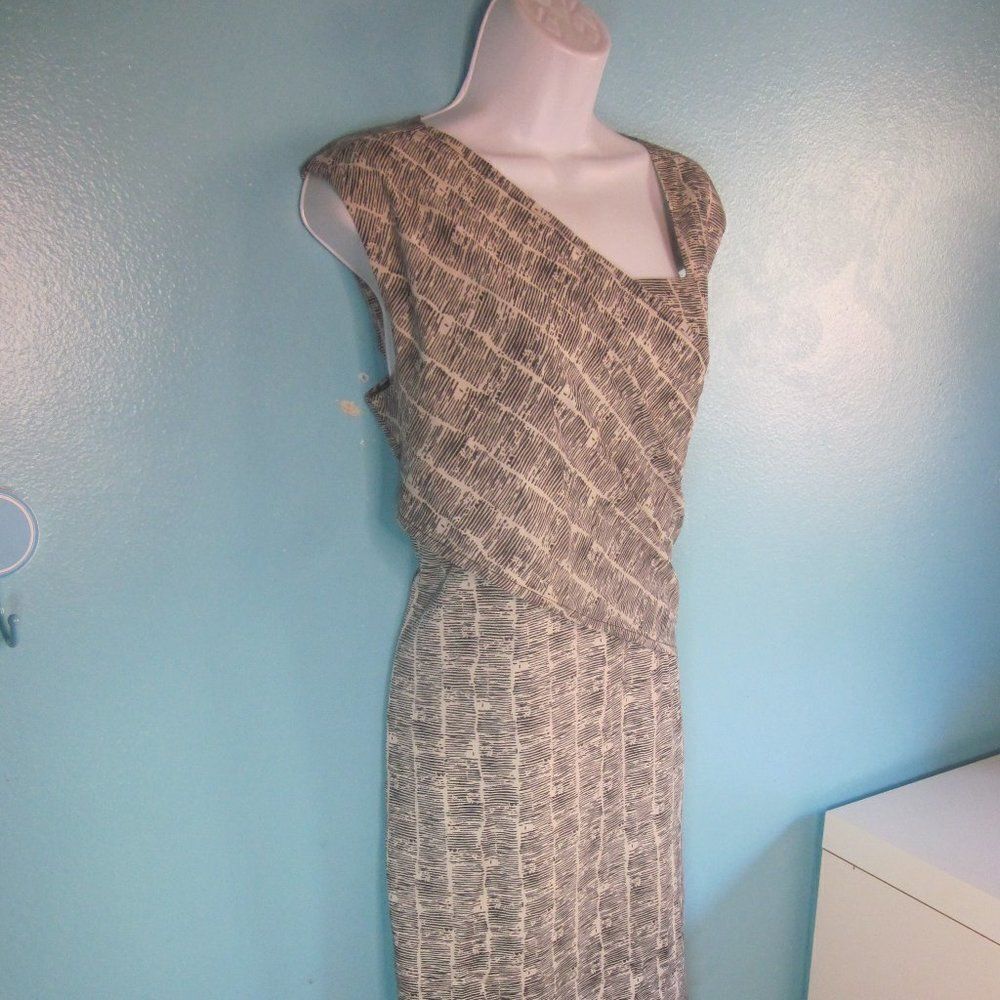 Vintage Oleg Cassini Dress NWT Size 10 Rear Zip Knee Length Black Cream Pattern
